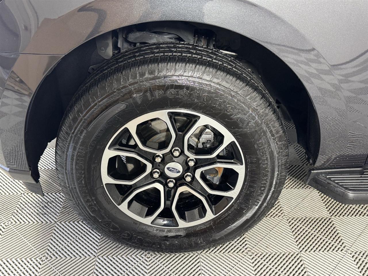 Ford Expedition XLT 2022