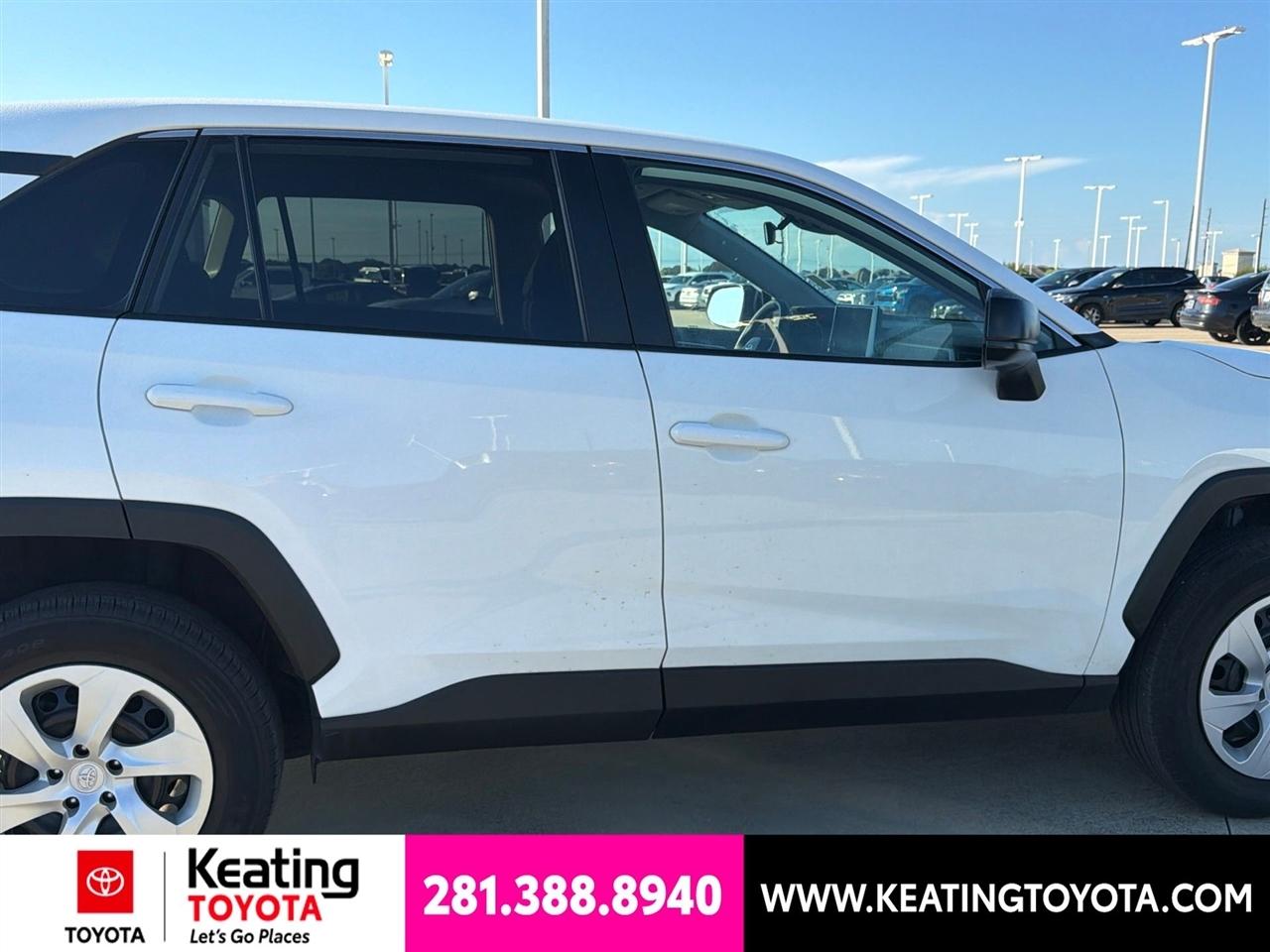 Toyota RAV4 LE 2025