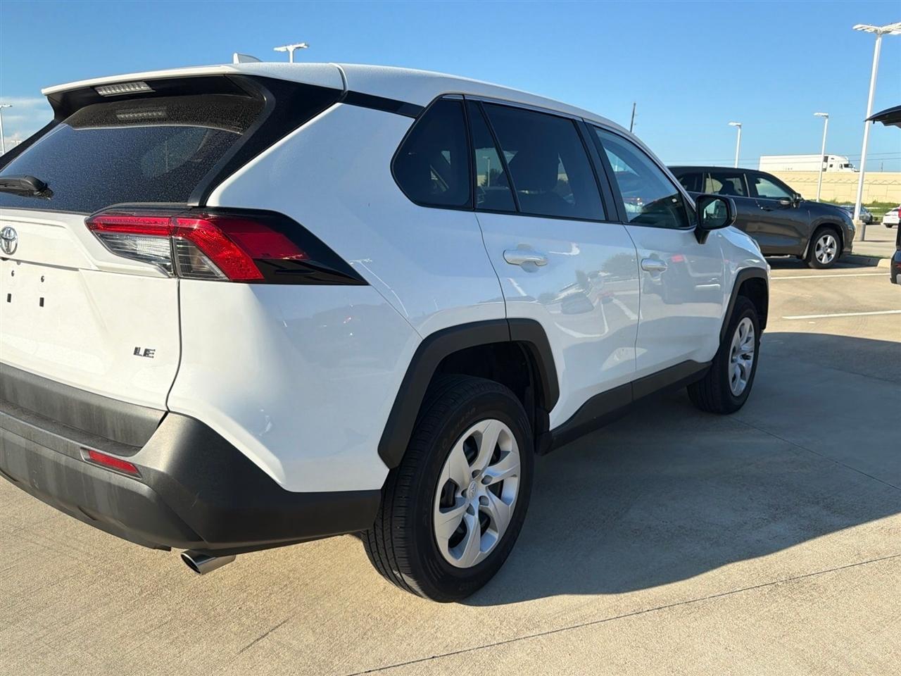 Toyota RAV4 LE 2025