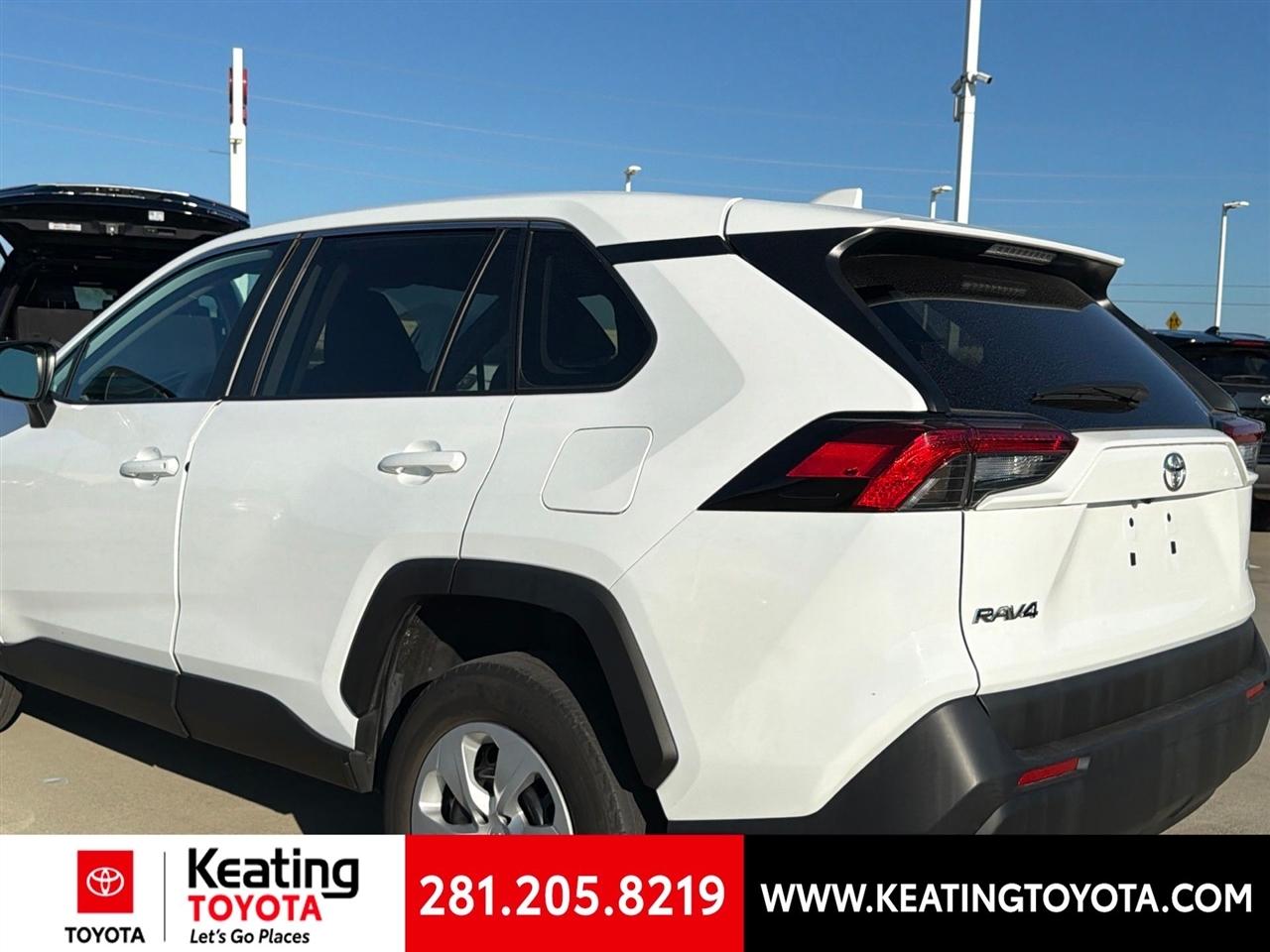 Toyota RAV4 LE 2025