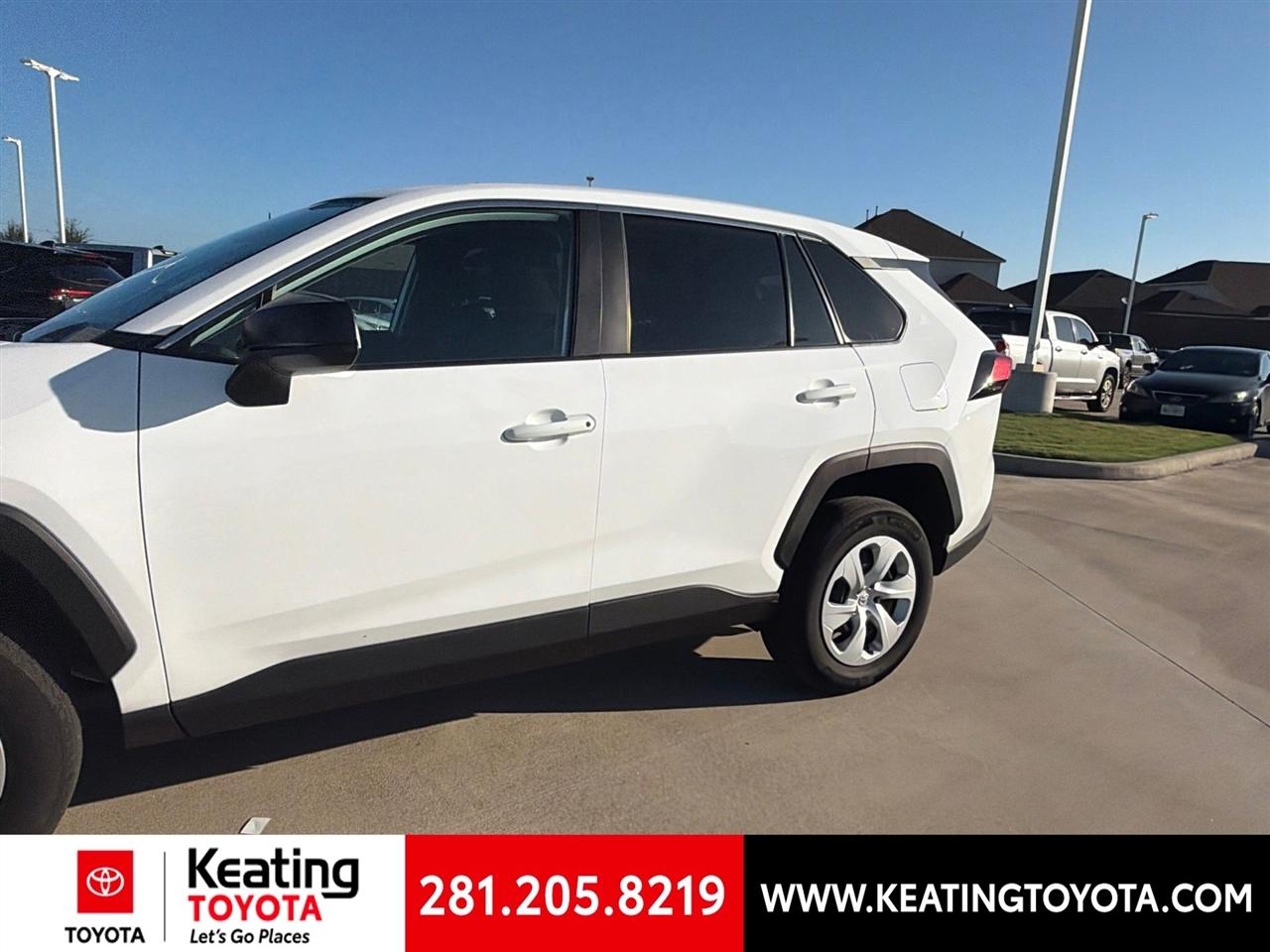 Toyota RAV4 LE 2025