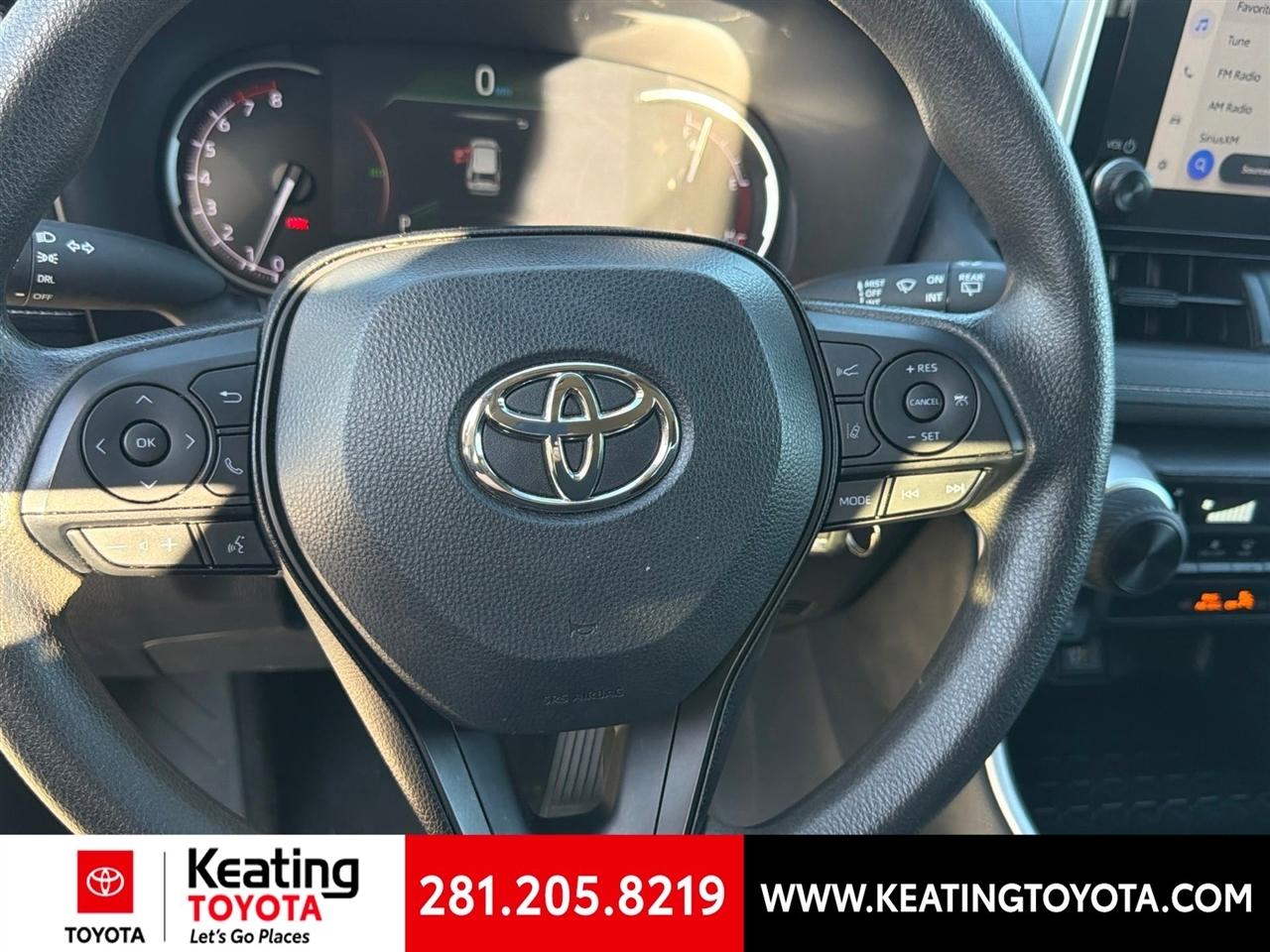Toyota RAV4 LE 2025