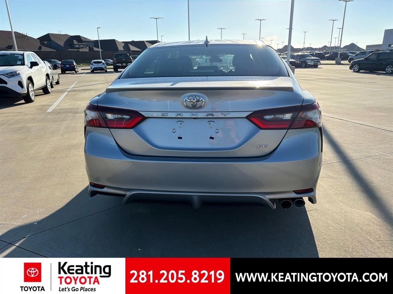 Toyota Camry SE 2024