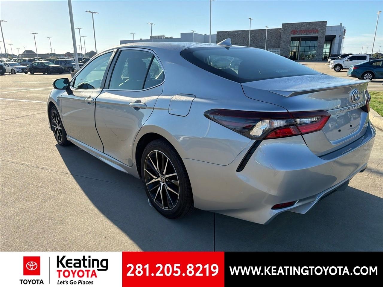 Toyota Camry SE 2024