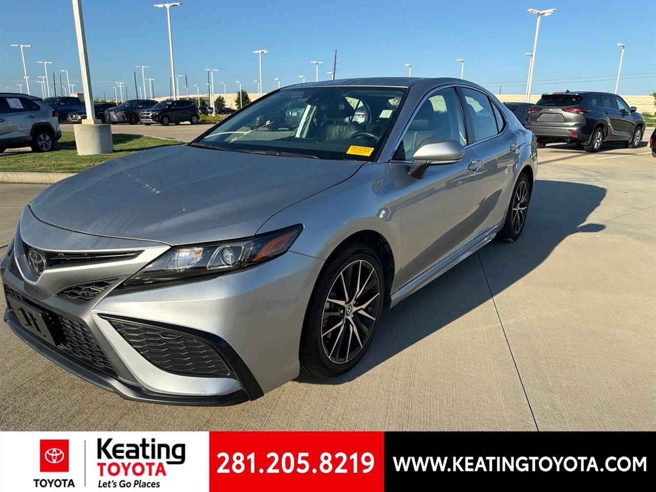 Toyota Camry SE 2024