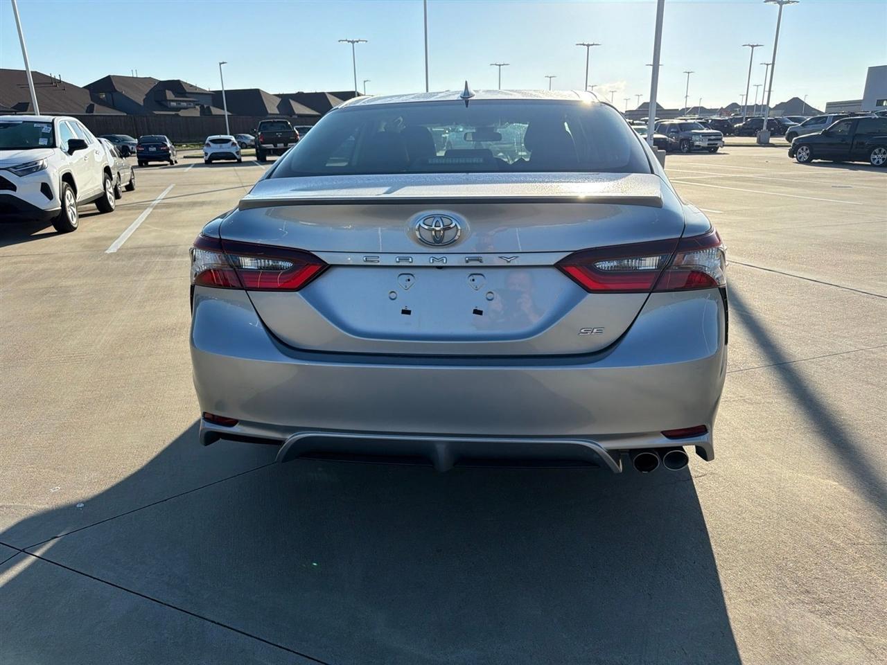 Toyota Camry SE 2024