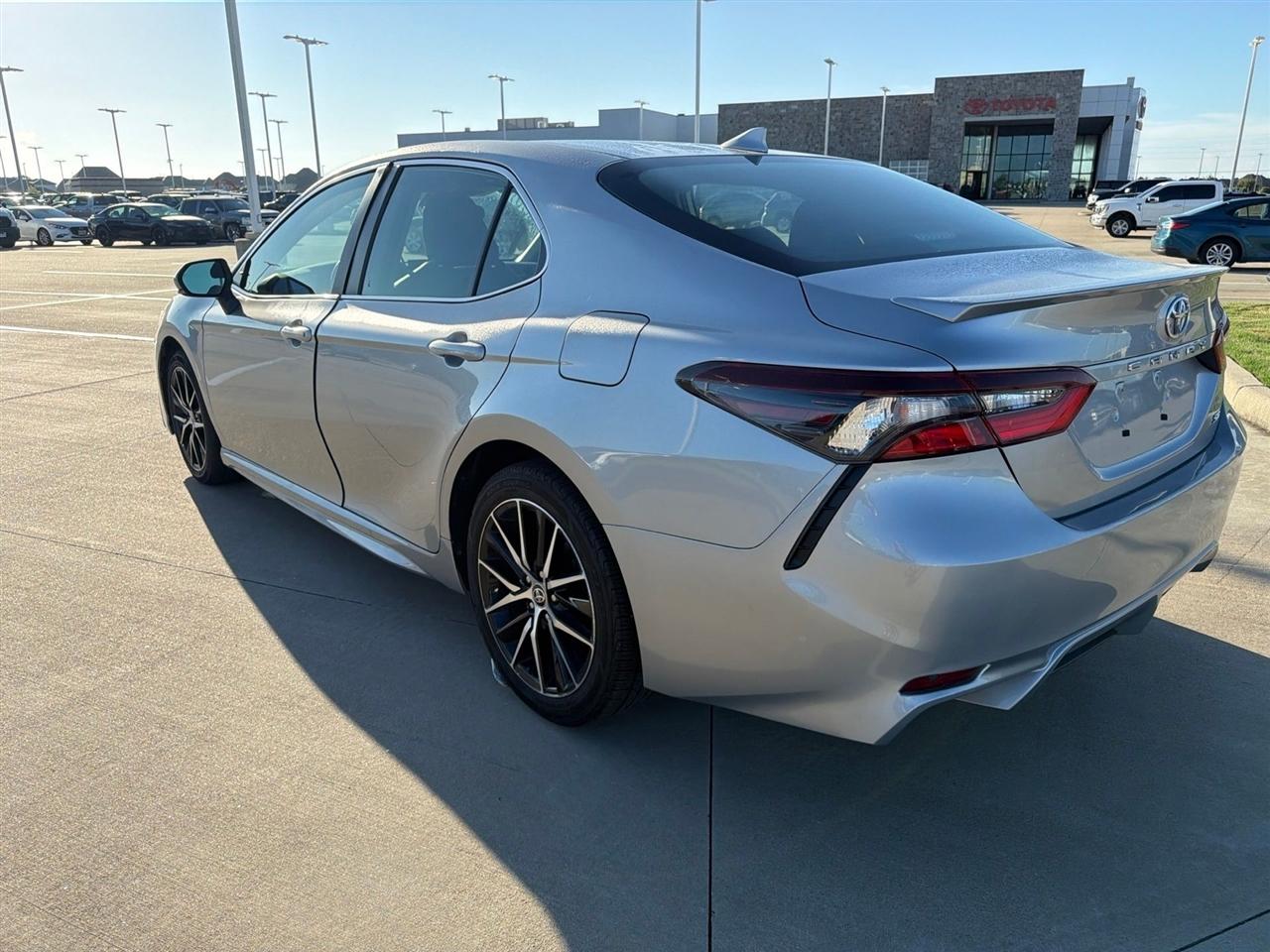 Toyota Camry SE 2024