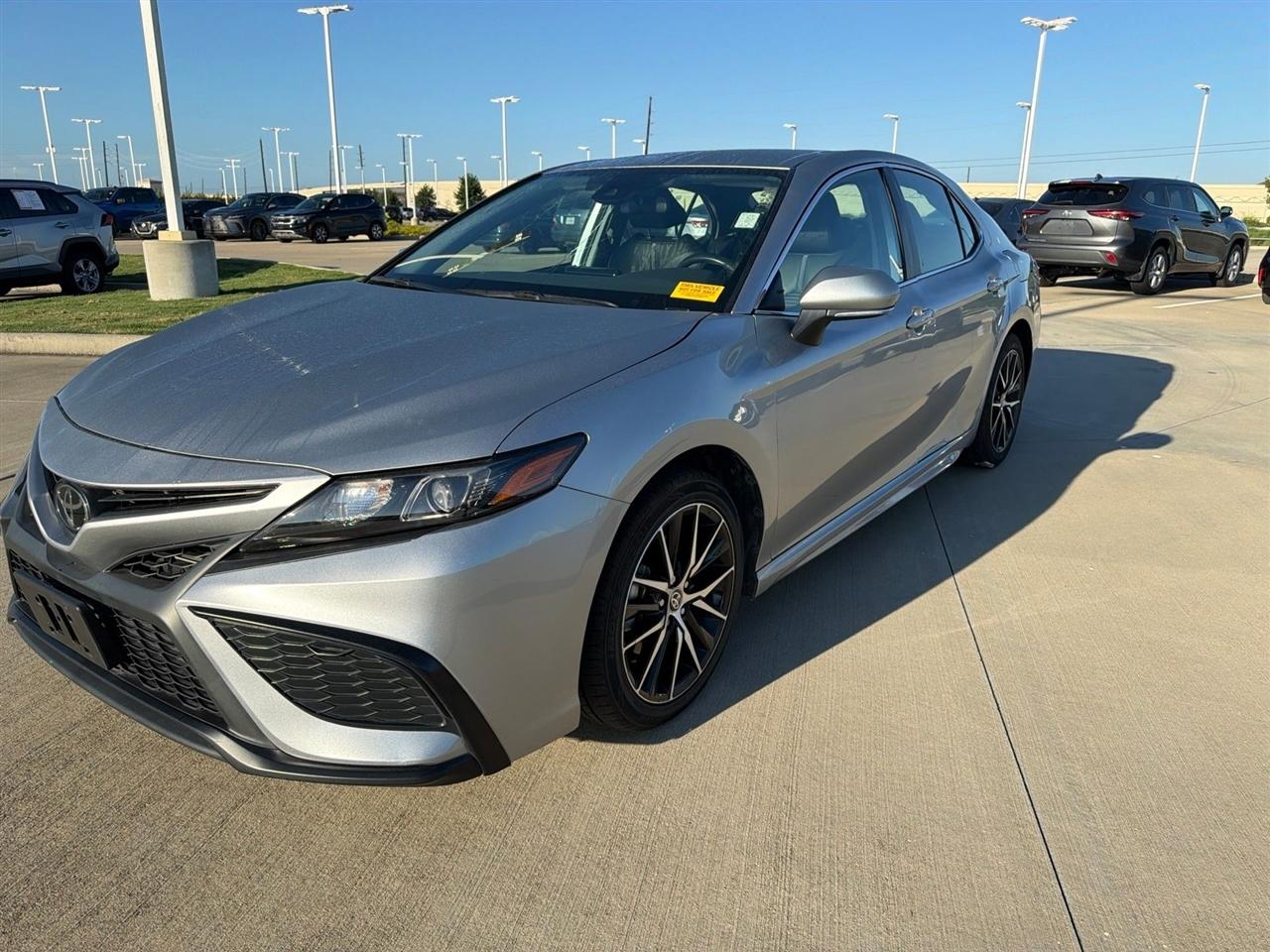 Toyota Camry SE 2024
