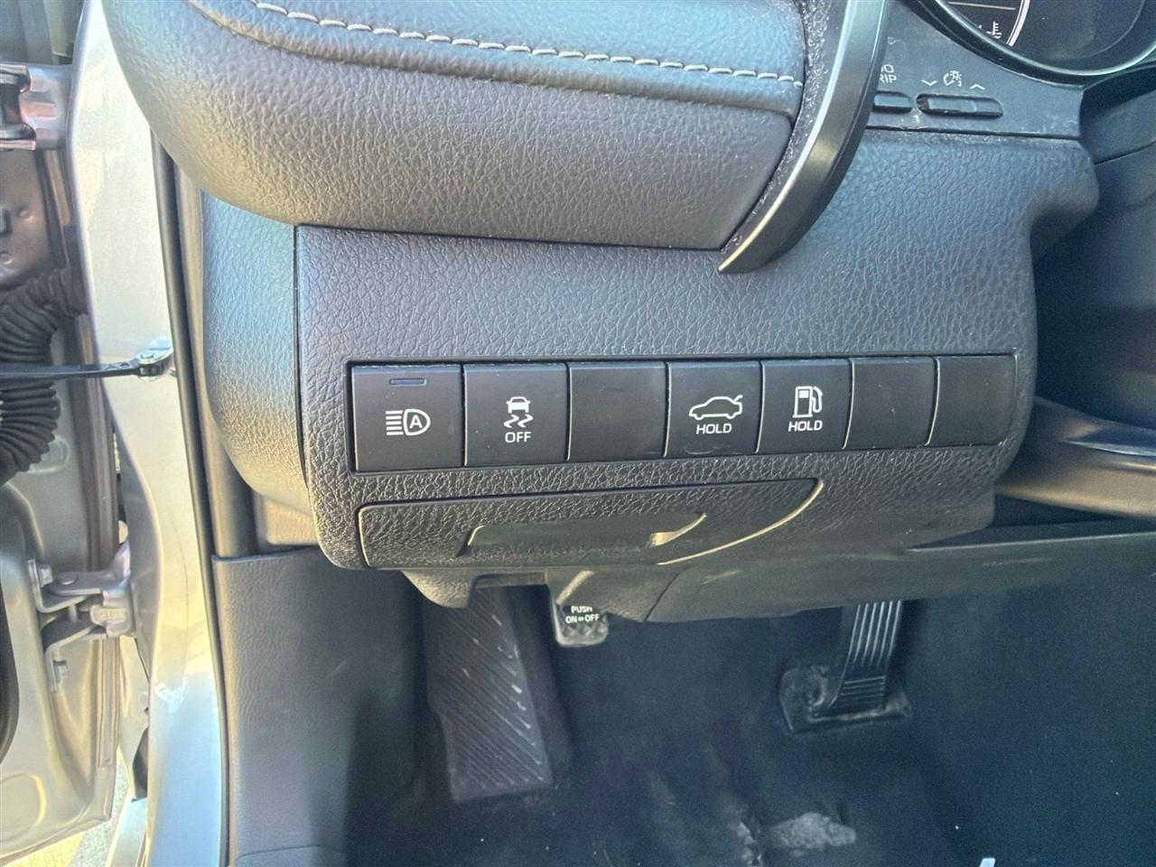 Toyota Camry SE 2024