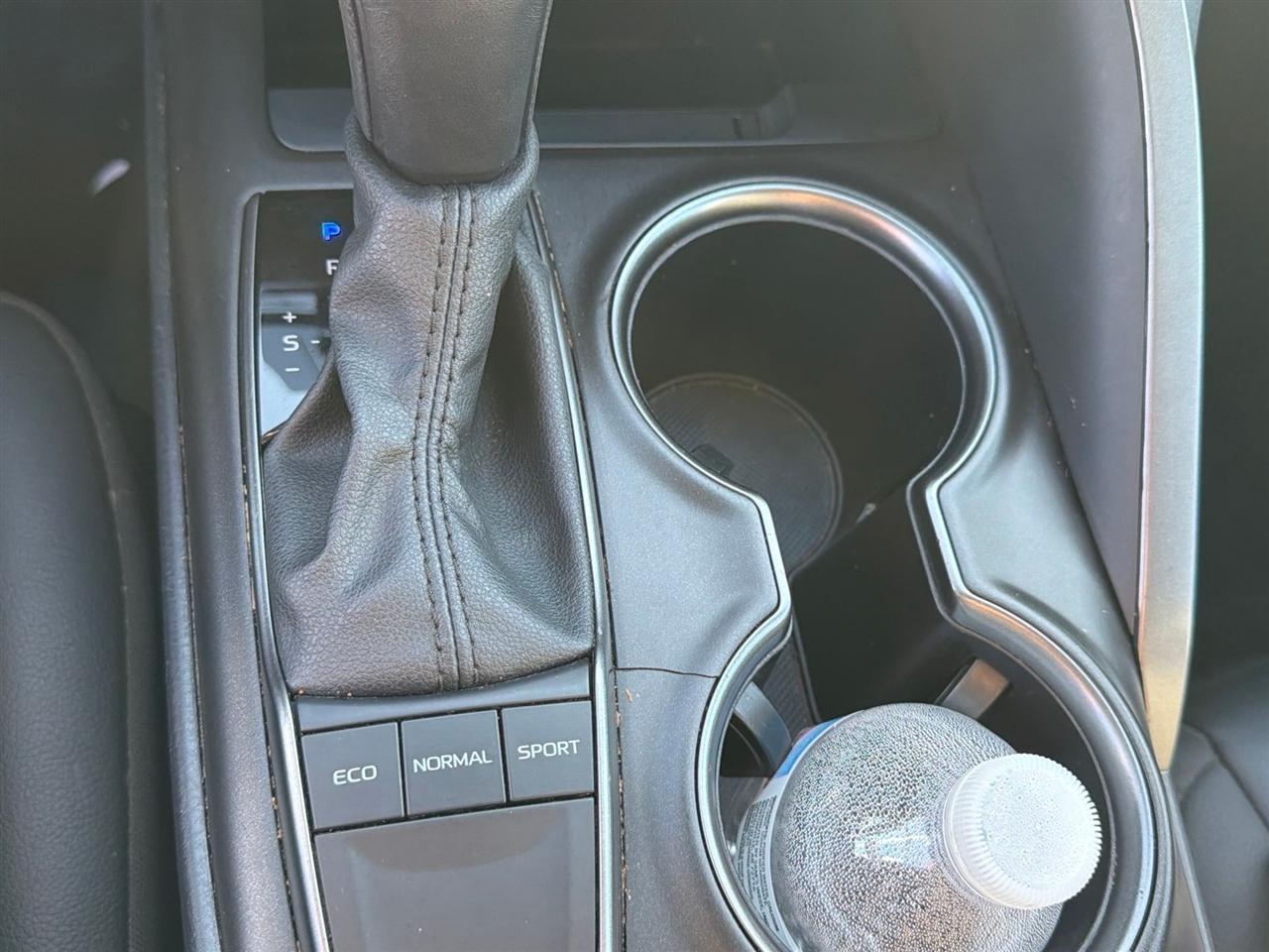 Toyota Camry SE 2024