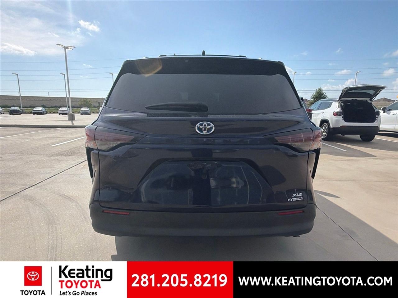 Toyota Sienna XLE 7-Passenger 2024