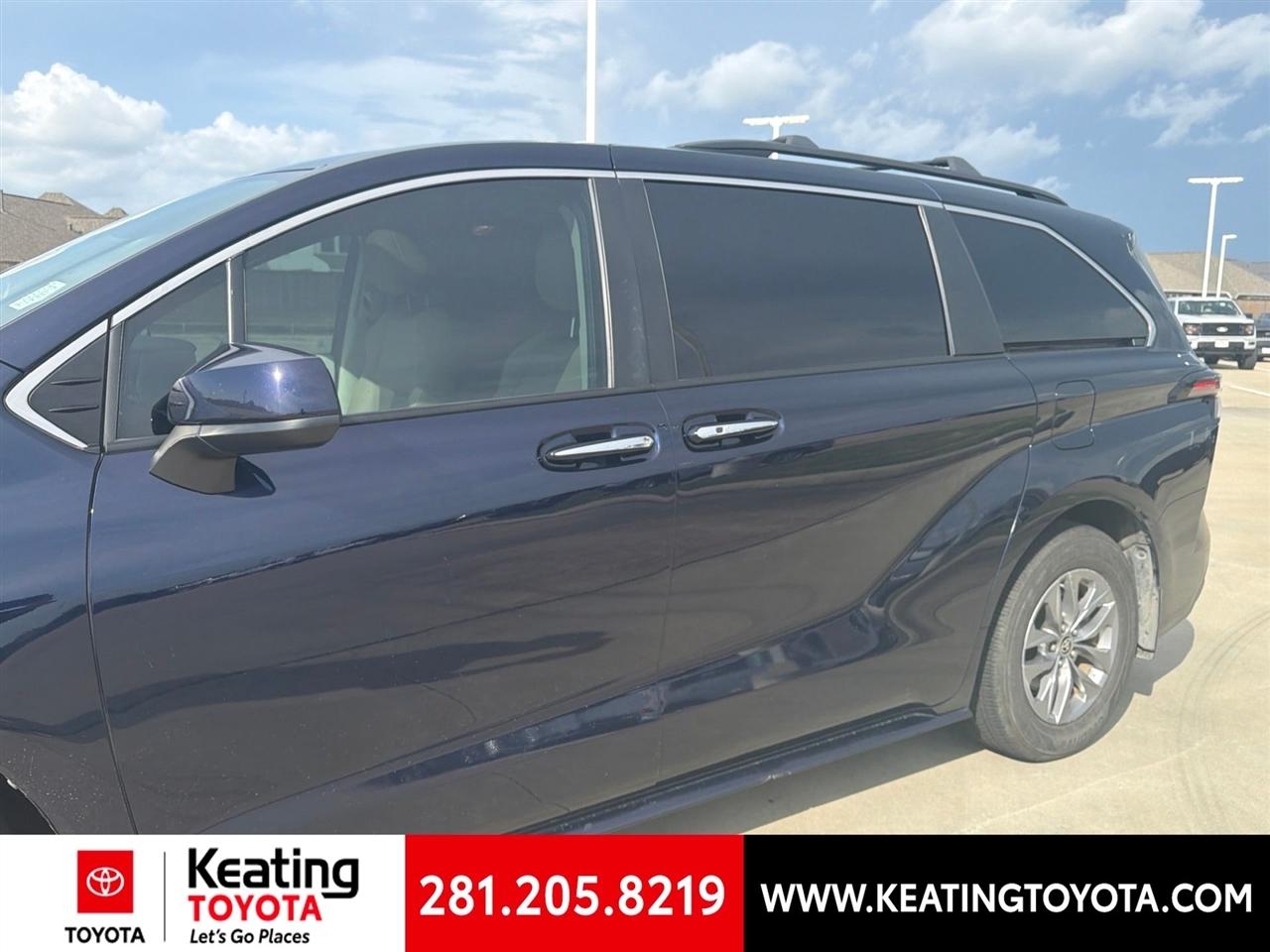 Toyota Sienna XLE 7-Passenger 2024