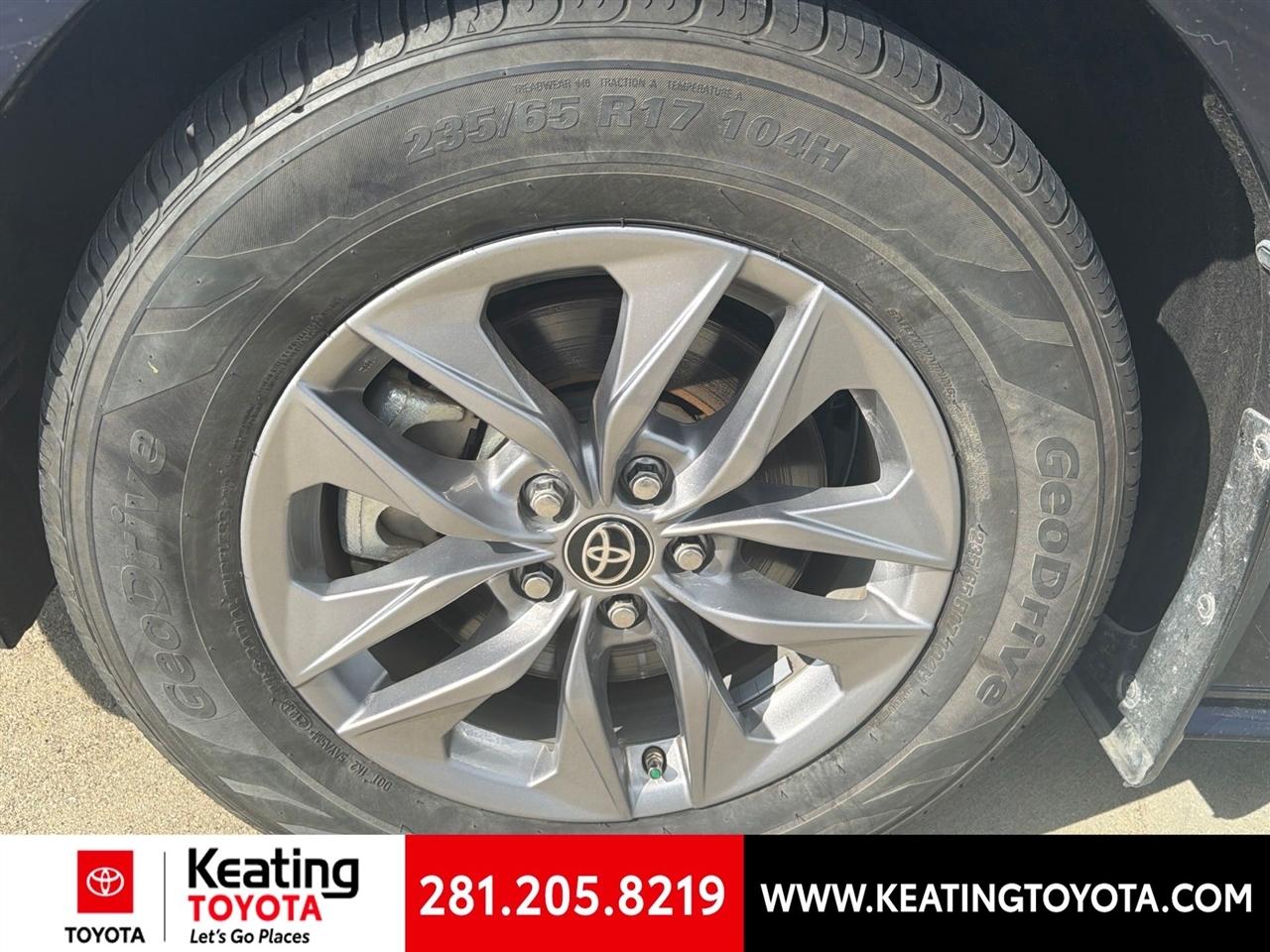 Toyota Sienna XLE 7-Passenger 2024