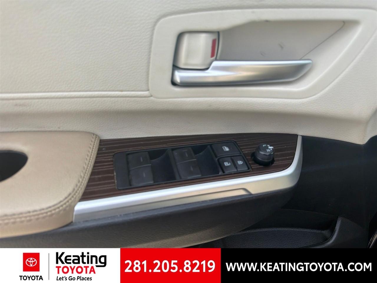 Toyota Sienna XLE 7-Passenger 2024