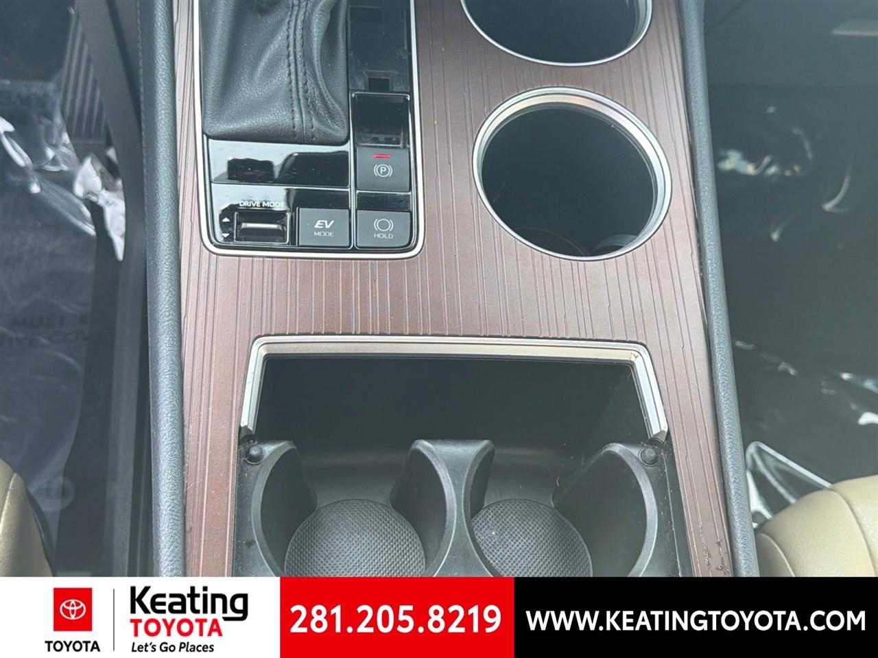 Toyota Sienna XLE 7-Passenger 2024