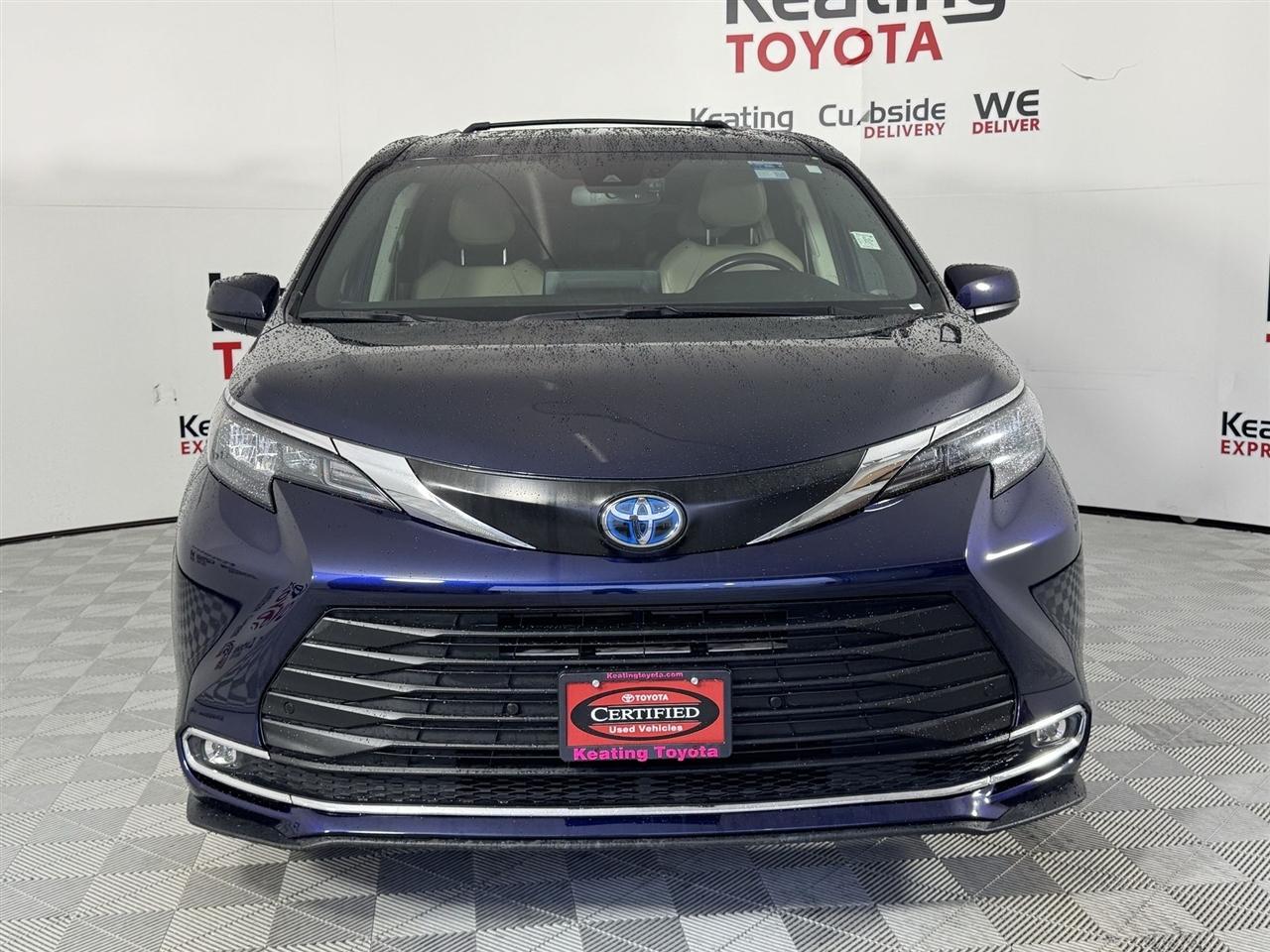 Toyota Sienna XLE 7-Passenger 2024