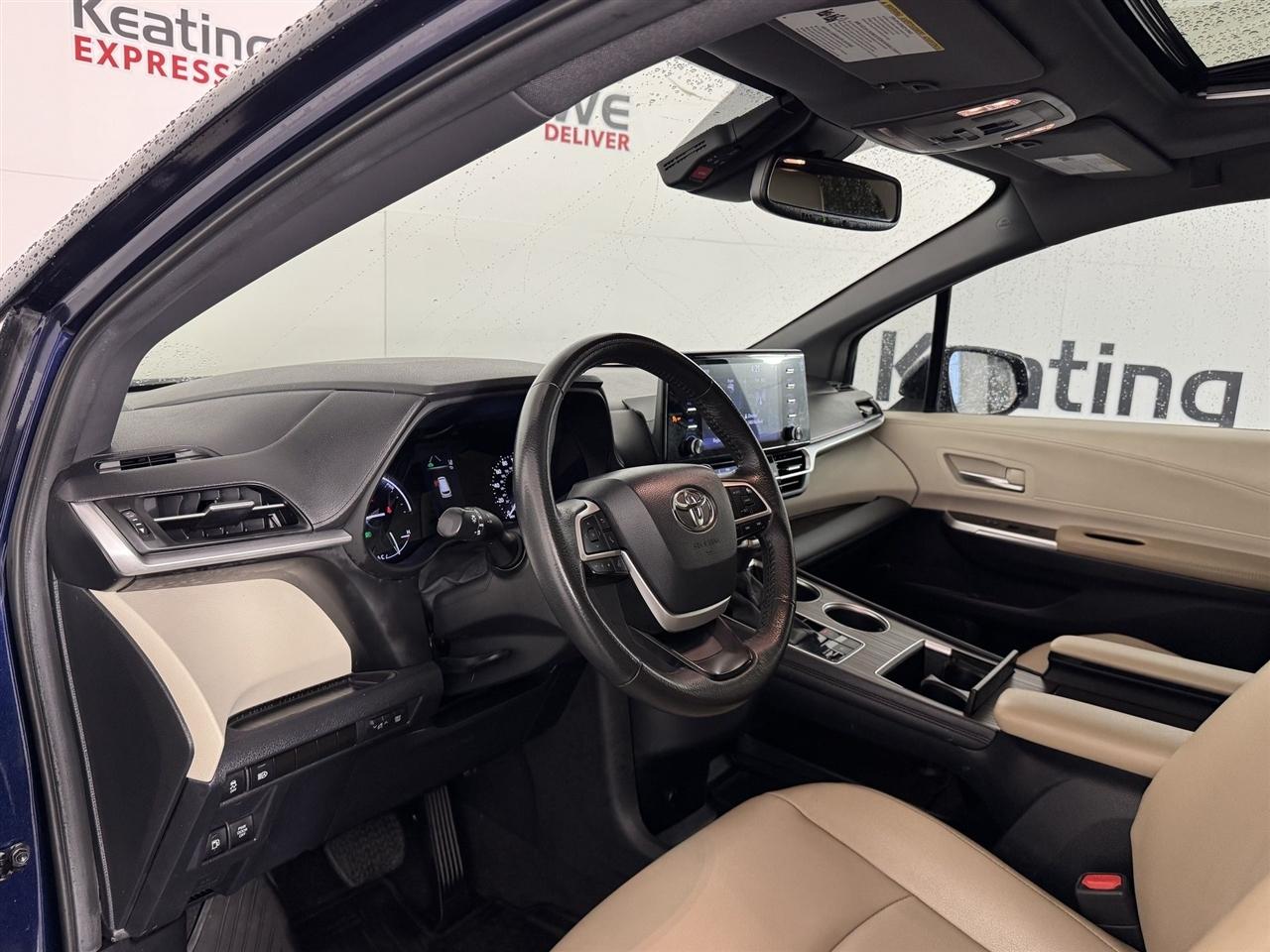Toyota Sienna XLE 7-Passenger 2024