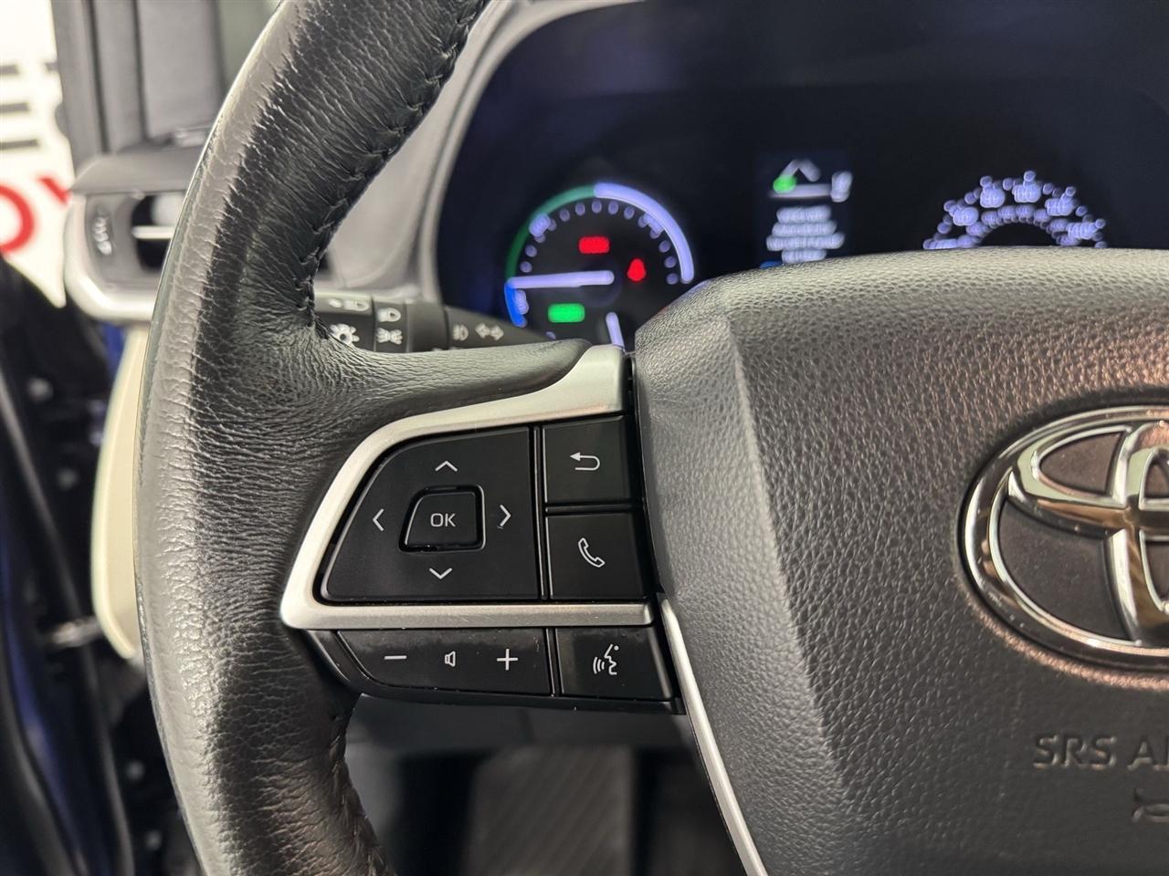 Toyota Sienna XLE 7-Passenger 2024