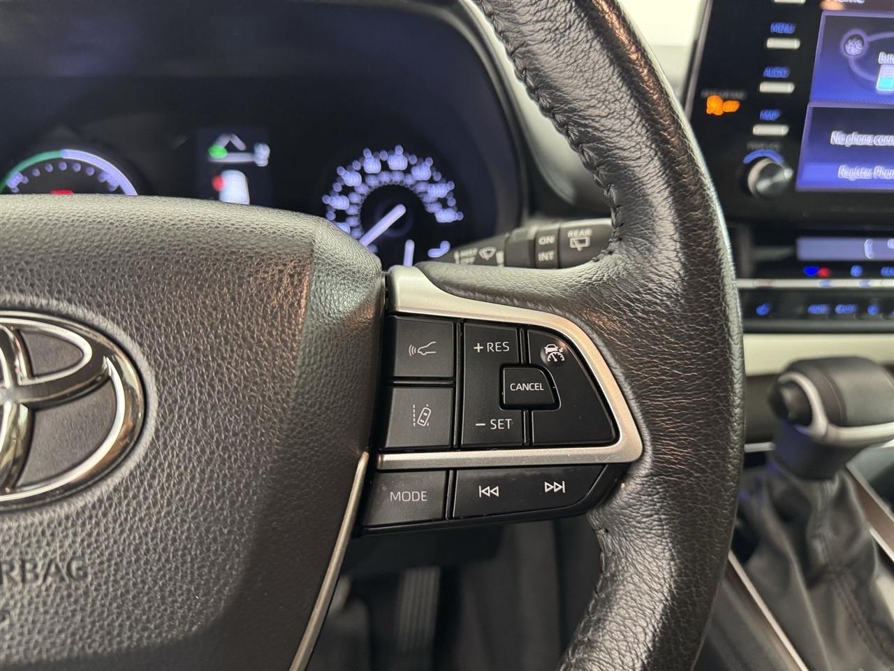 Toyota Sienna XLE 7-Passenger 2024