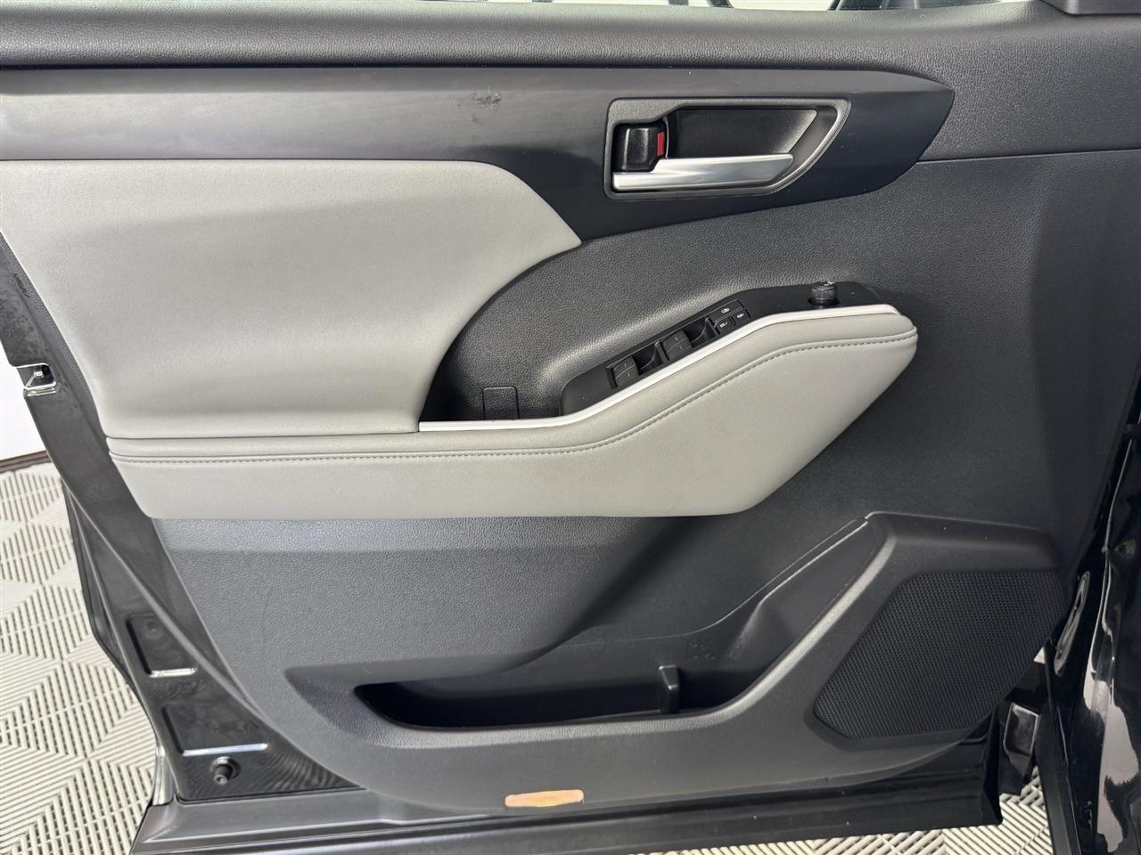 Toyota Highlander Limited AWD 2026