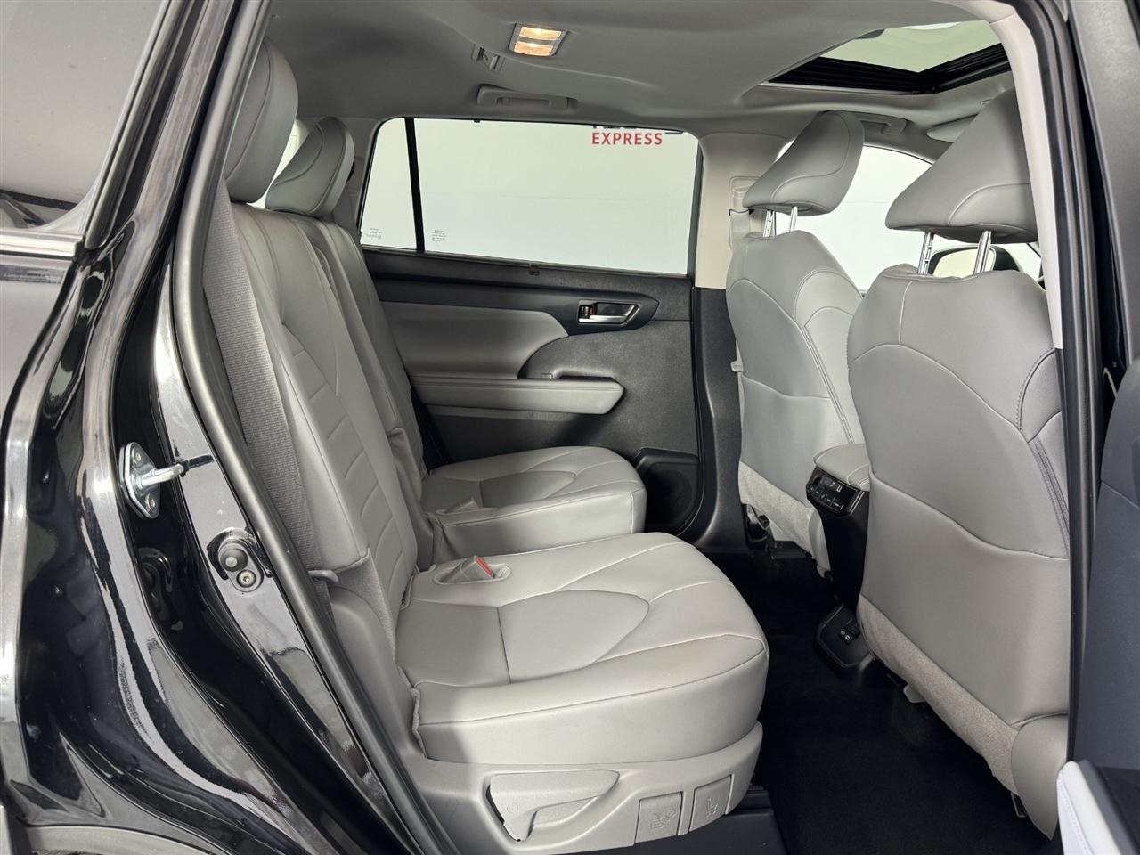 Toyota Highlander Limited AWD 2026
