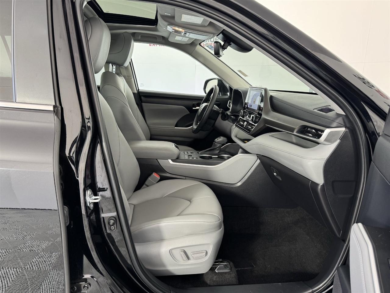 Toyota Highlander Limited AWD 2026