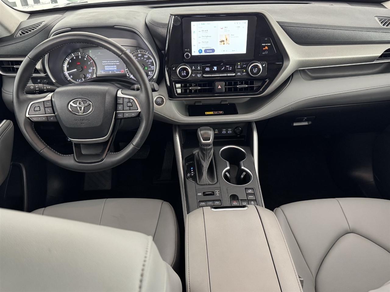 Toyota Highlander Limited AWD 2026