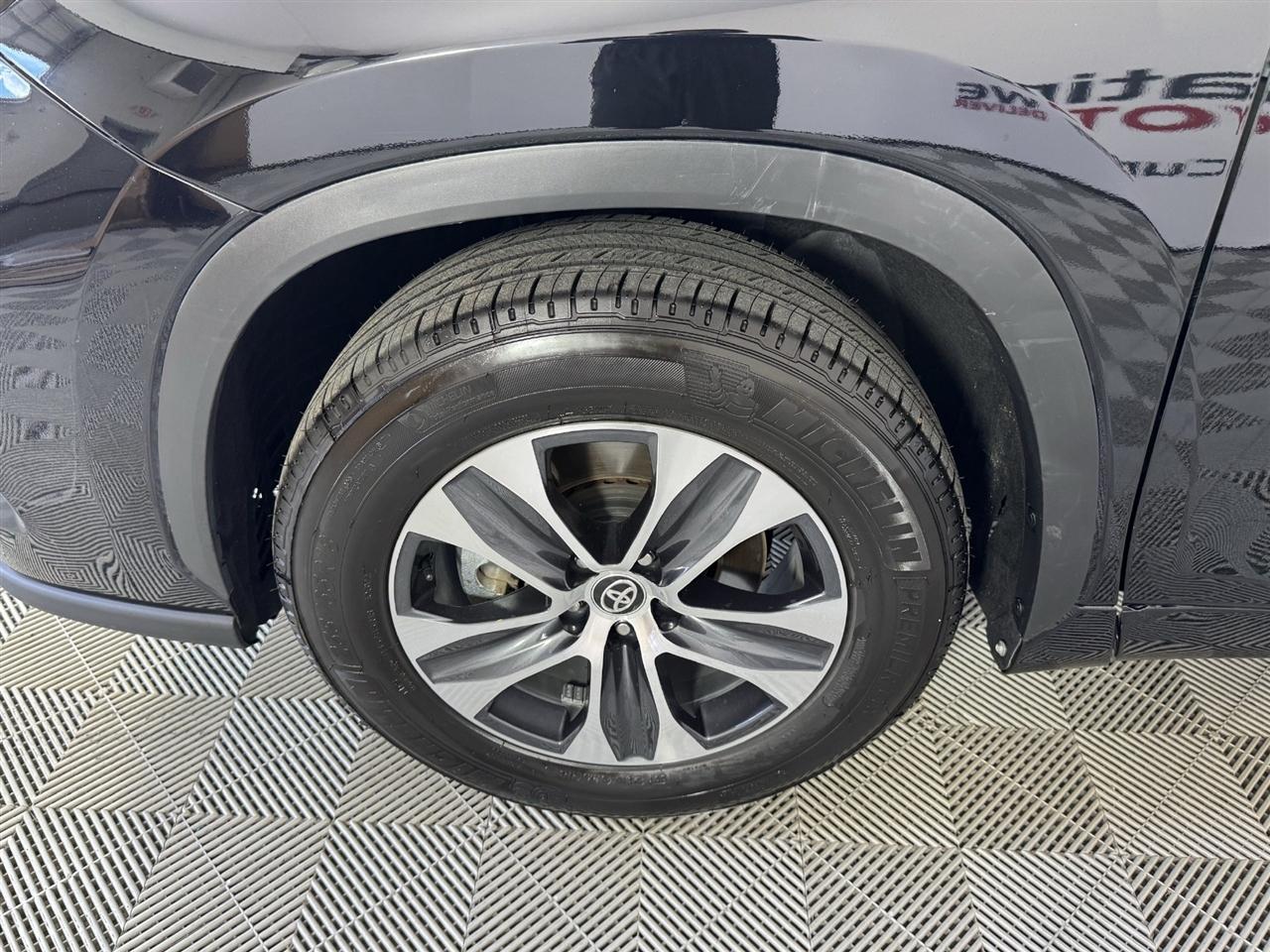 Toyota Highlander Limited AWD 2026