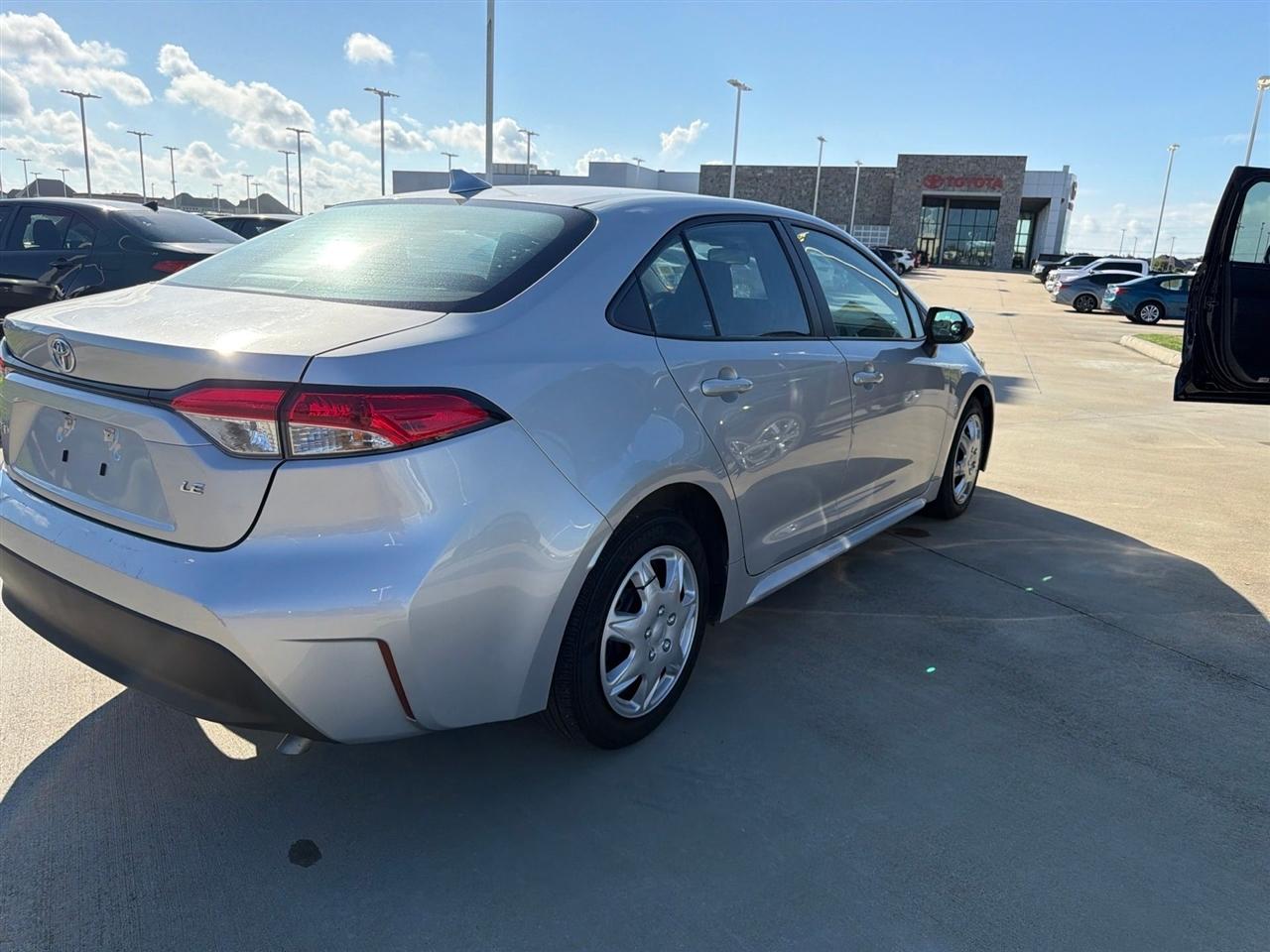 Toyota Corolla LE 2024