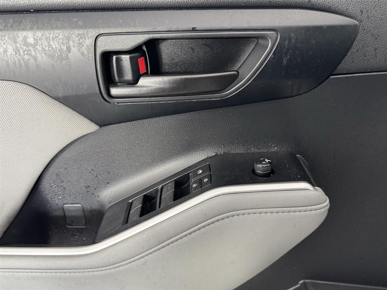 Toyota Highlander Hybrid LE AWD 2023