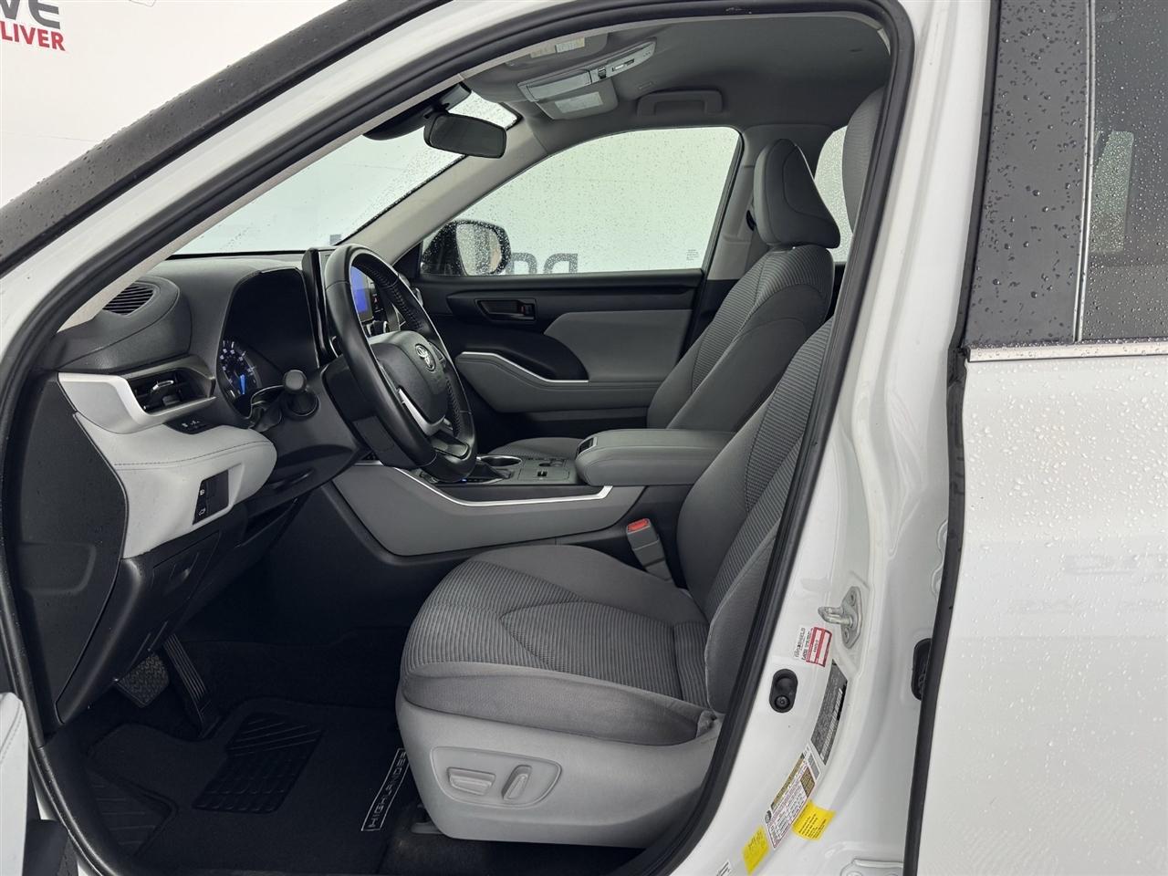 Toyota Highlander Hybrid LE AWD 2023