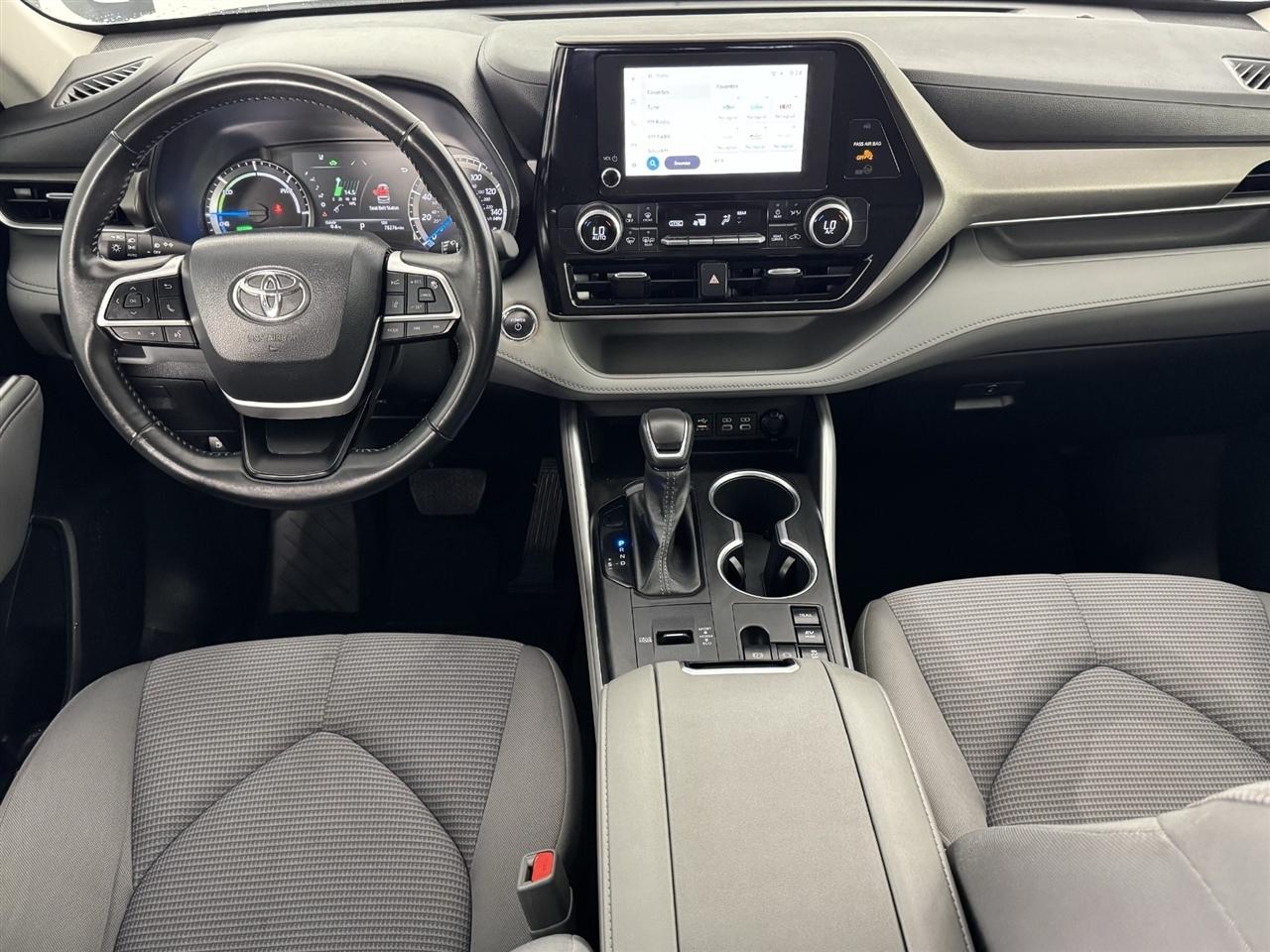 Toyota Highlander Hybrid LE AWD 2023
