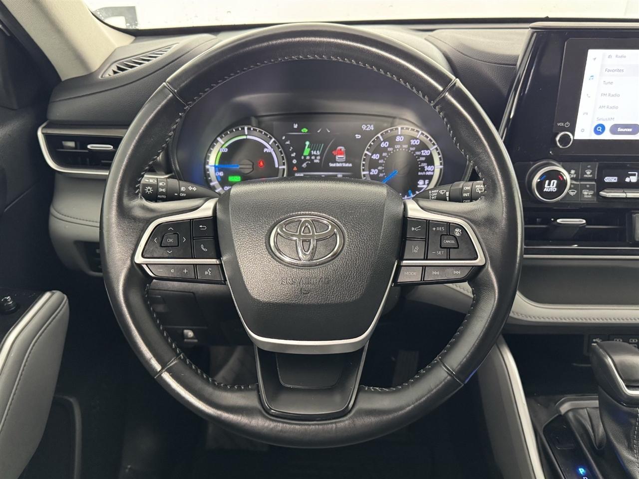 Toyota Highlander Hybrid LE AWD 2023