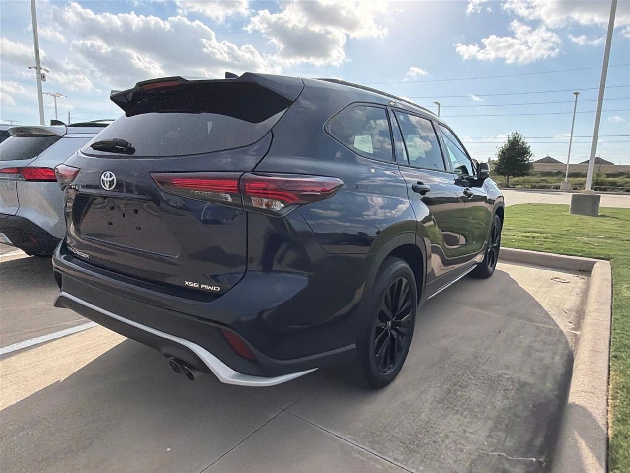 Toyota Highlander Limited AWD 2025