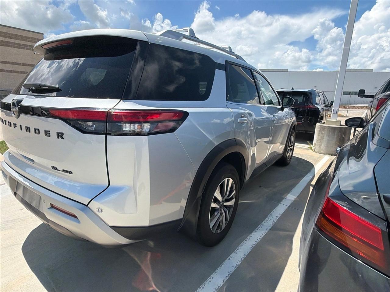 Nissan Pathfinder SL 4WD 2022