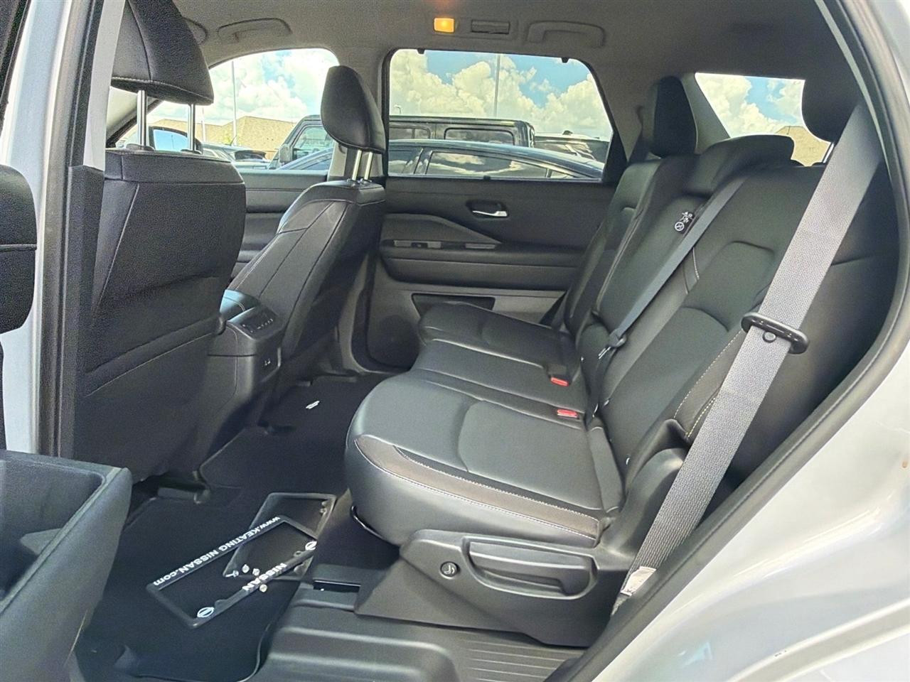 Nissan Pathfinder SL 4WD 2022