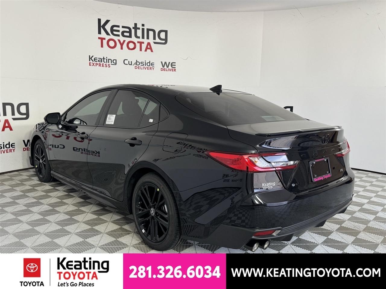 Toyota Camry Hybrid XLE 2026