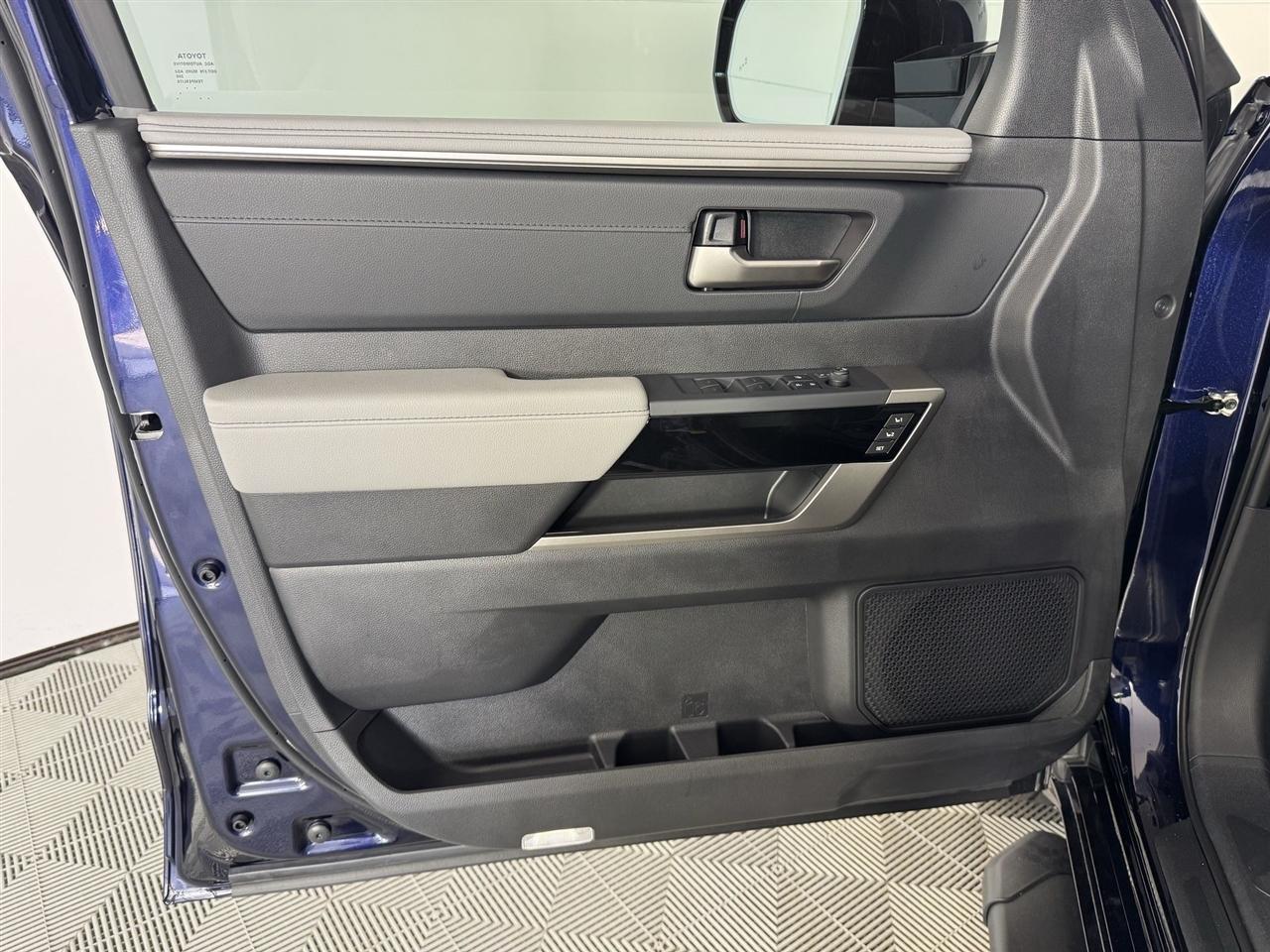 Toyota Tundra Limited CrewMax 4WD 2026