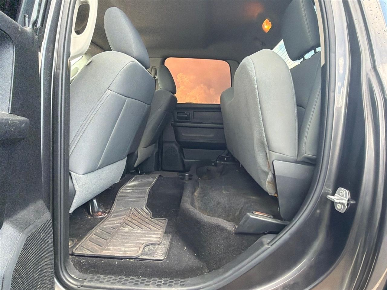 RAM 2500 Tradesman Crew Cab SWB 4WD 2015