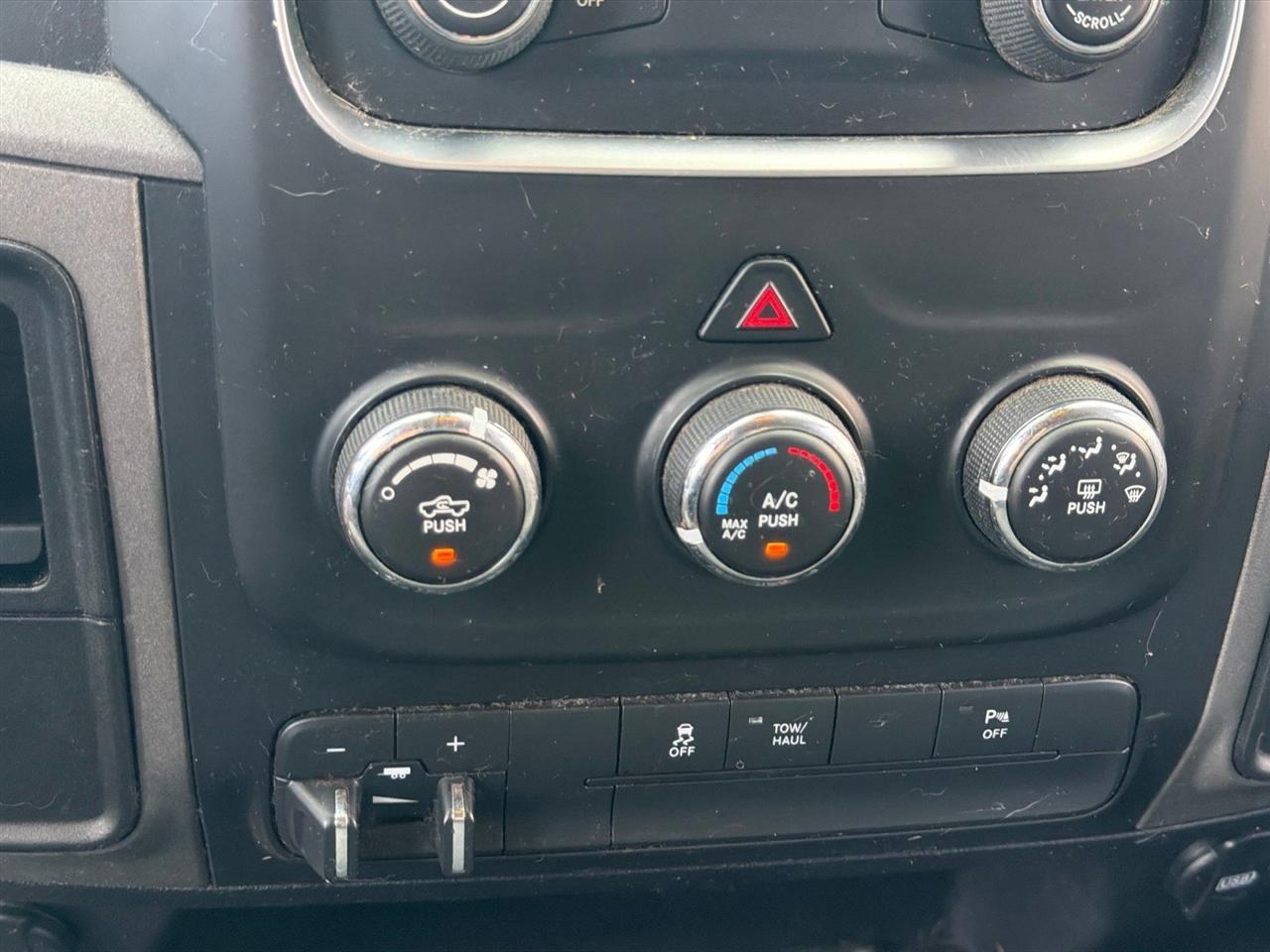 RAM 2500 Tradesman Crew Cab SWB 4WD 2015