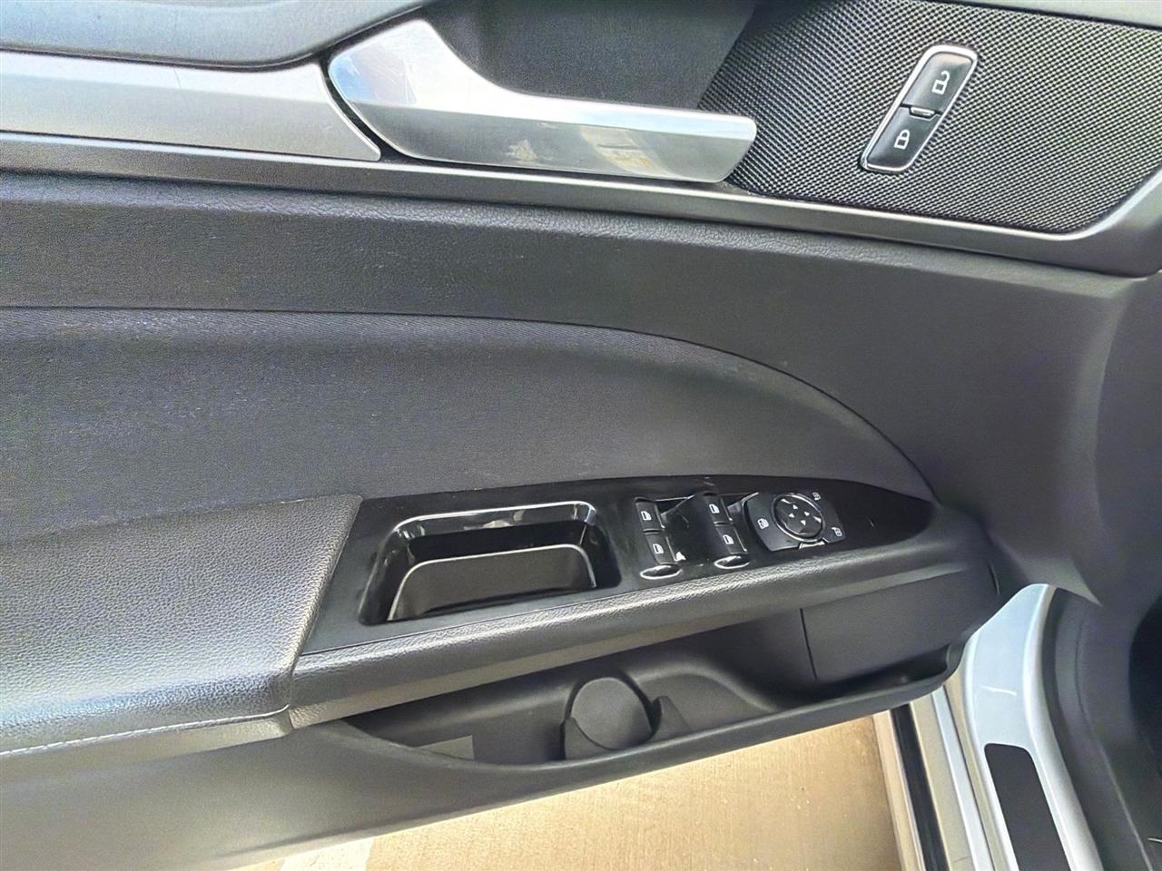 Ford Fusion SE 2016