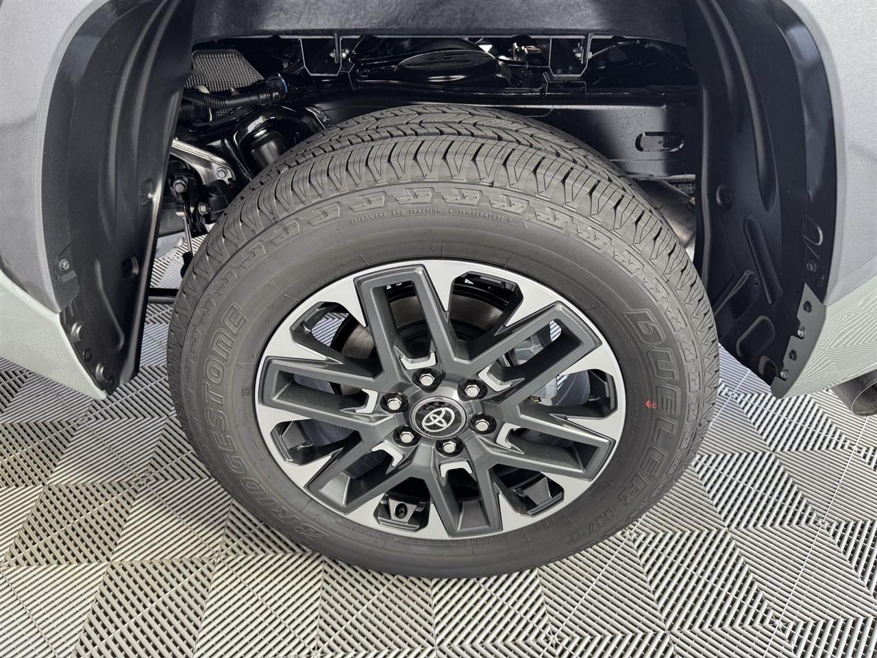 Toyota Tundra Limited CrewMax 4WD 2026