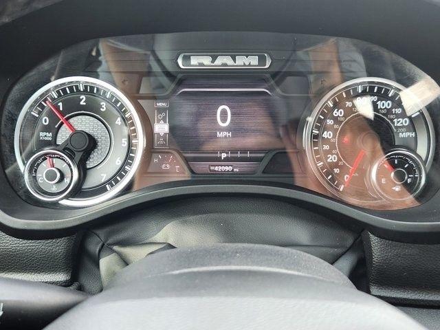 RAM 1500 Big Horn Crew Cab SWB 4WD 2025