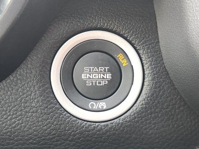 RAM 1500 Big Horn Crew Cab SWB 4WD 2025