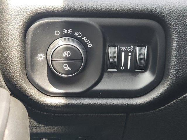 RAM 1500 Big Horn Crew Cab SWB 4WD 2025