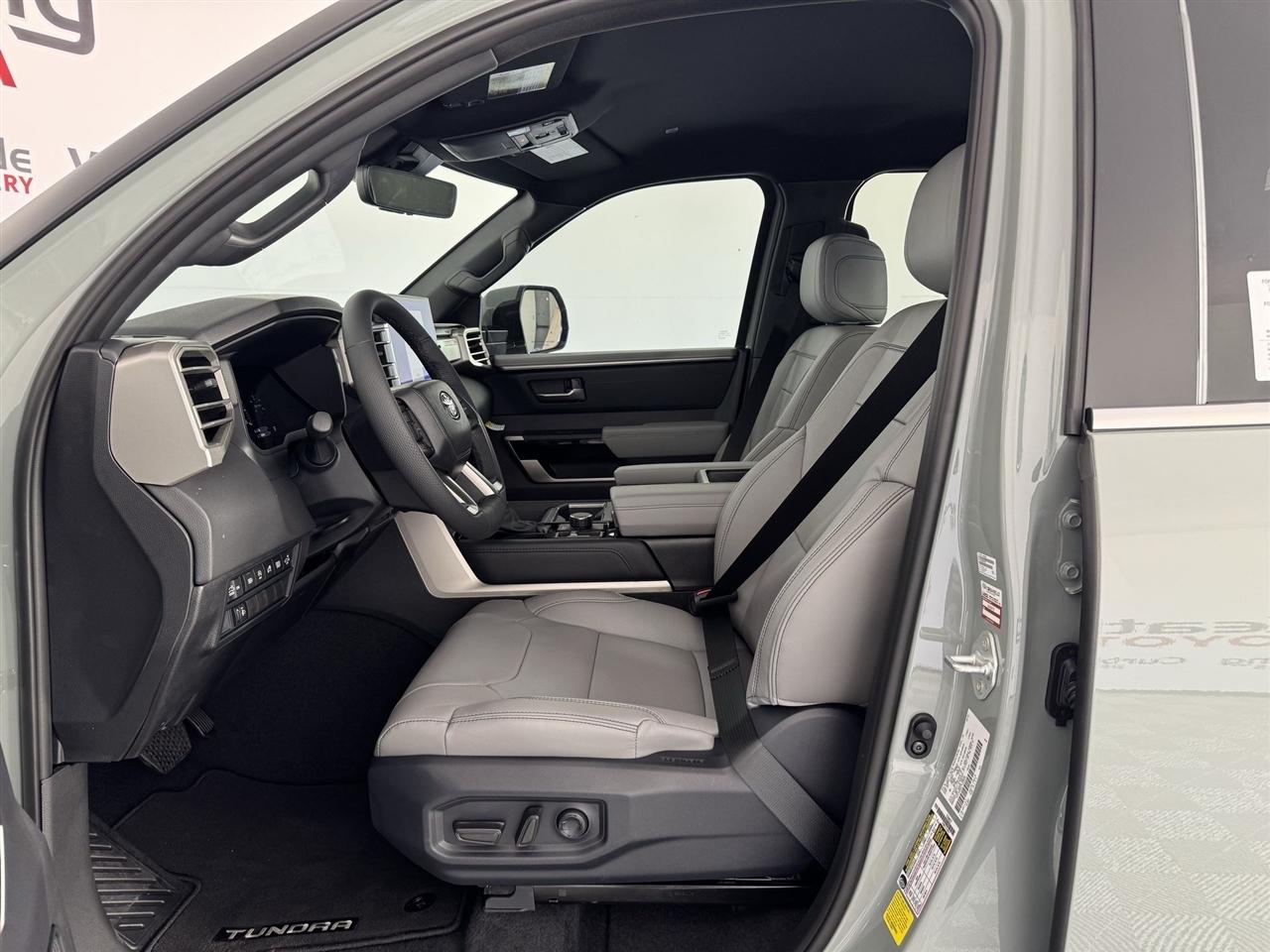 Toyota Tundra Limited CrewMax 4WD 2026