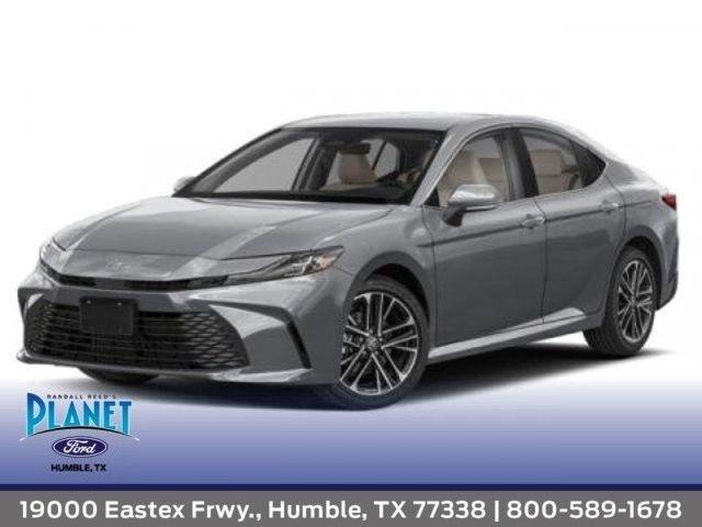 Toyota Camry Hybrid XLE 2026