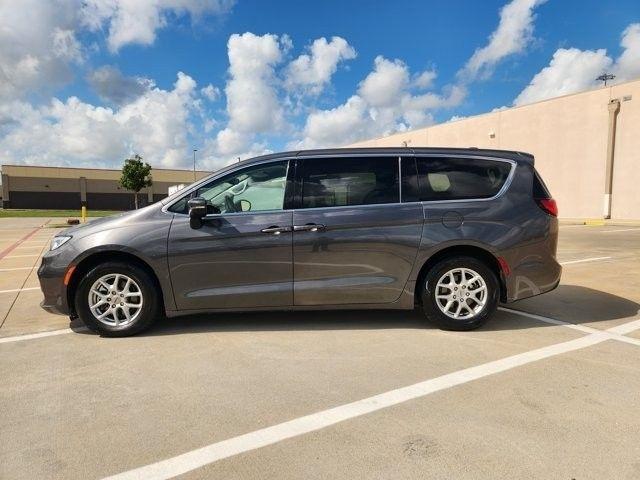 Chrysler Pacifica Touring L 2023