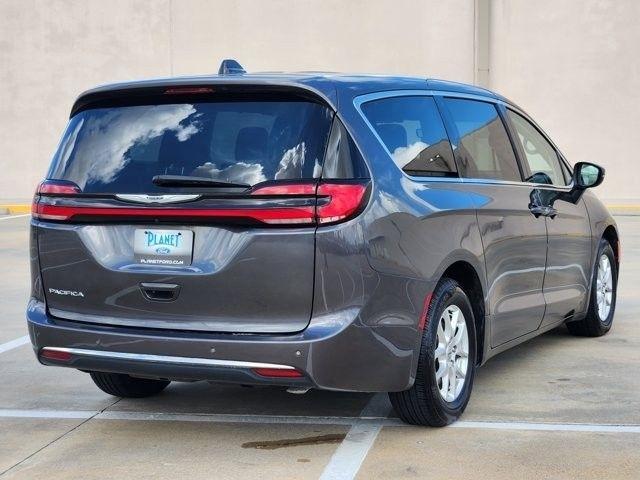 Chrysler Pacifica Touring L 2023