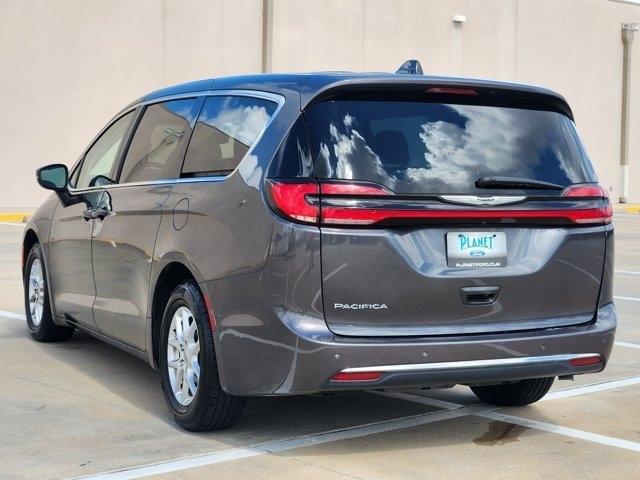Chrysler Pacifica Touring L 2023